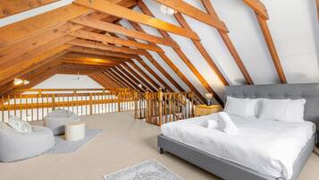 3 Schlafzimmer, Schreibtisch, Bügeleisen/Bügelbrett, WLAN