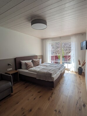 3 makuuhuonetta, silitysrauta/-lauta, Wi-Fi, vuodevaatteet