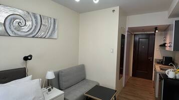 1 bedroom, in-room safe, desk, iron/ironing board