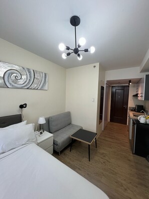 1 bedroom, in-room safe, desk, iron/ironing board