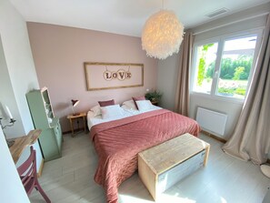 3 dormitorios, tabla de planchar con plancha, wifi y ropa de cama