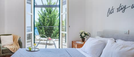 2 bedrooms, iron/ironing board, Internet, bed sheets