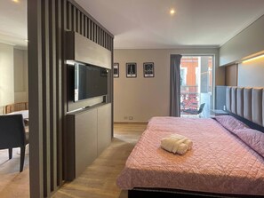 1 quarto, acesso à internet, roupa de cama