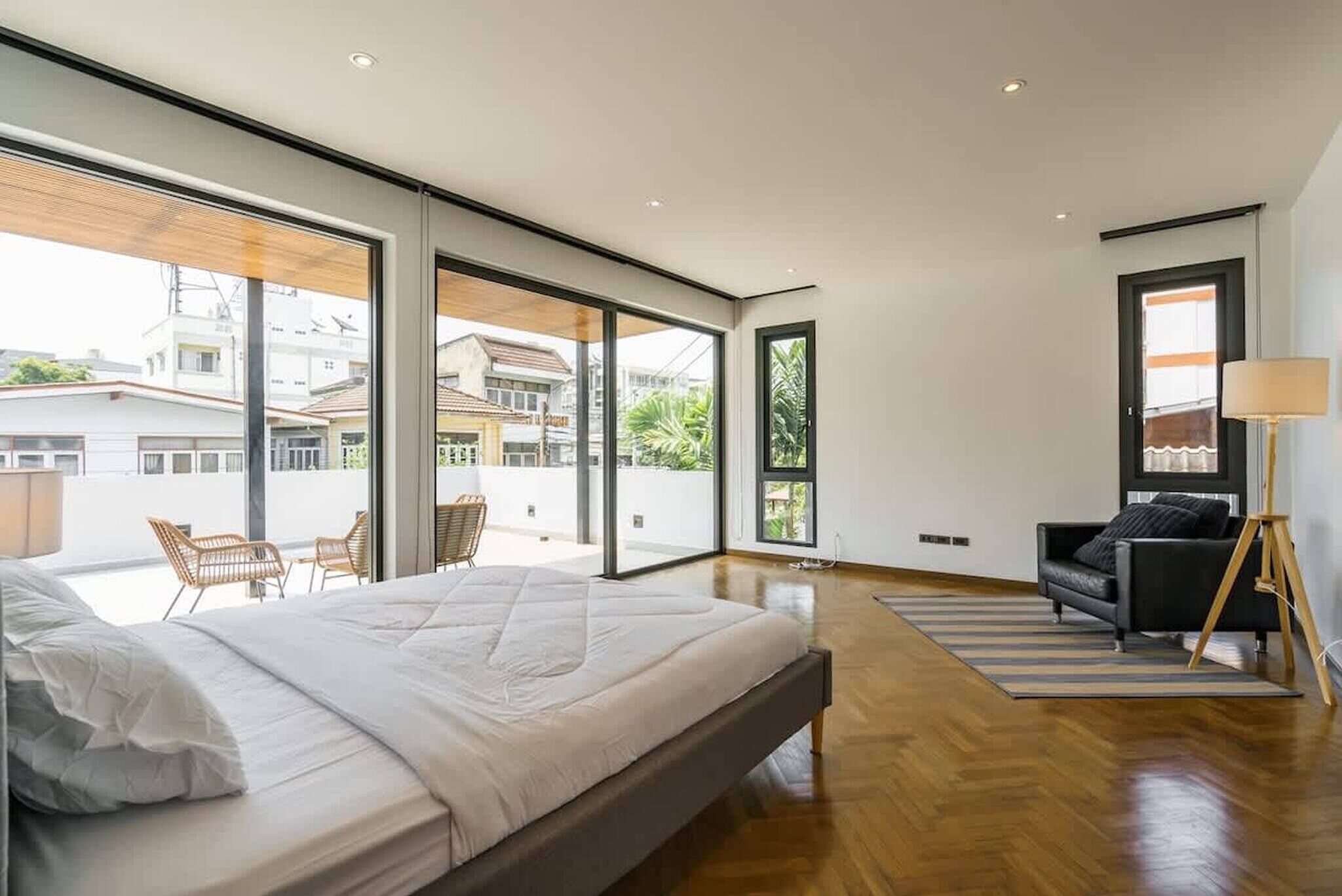 5 室のベッドルーム、アイロン / アイロン台、WiFi、ベッドシーツ