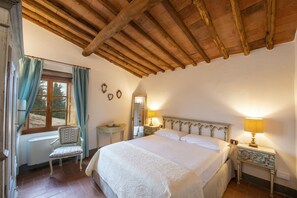 Unclassified image, 5 of 49, button - Villa Chianti | Luxury Pool, Jacuzzi Tub, Sauna and Chromoterapy (Greve in Chianti)