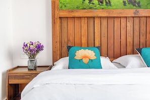 Economy dubbelrum - 1 queensize-säng - icke-rökare - luftkonditionering | Individuell inredning, mörkläggningsgardiner och gratis wi-fi
