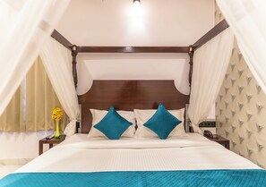 Luxury Room | Free WiFi, bed sheets - Lake N Hill View (Udaipur)