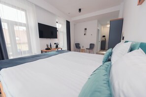 Deluxe Double Room, City View | Free WiFi - Ataraxya Premium Residence (Brasov)