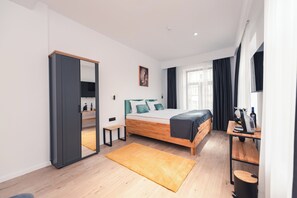 Deluxe Double Room, City View | Free WiFi - Ataraxya Premium Residence (Brasov)