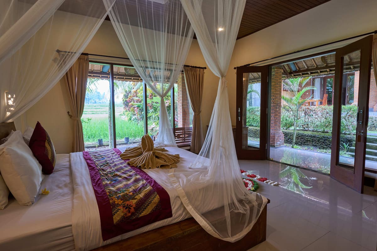Deluxe Double Room, 1 King Bed, Non Smoking, Garden View | Room amenity