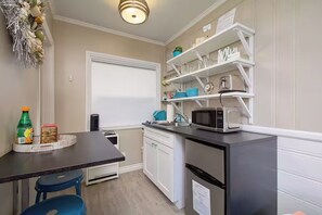 咖啡機/沖茶器、多士爐、廚房用具/餐具/器皿