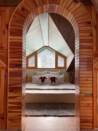 Singh Saab Rooms & Cafe