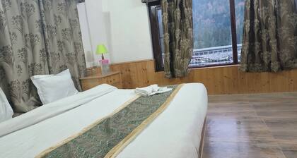 Singh Saab Rooms & Cafe