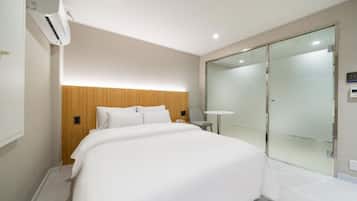 Deluxe Double Room (Parking Available) | Desk, laptop workspace, free WiFi