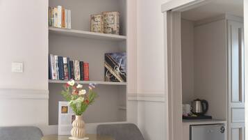 Family Suite, Balcony | Blackout curtains, soundproofing, iron/ironing board, free WiFi