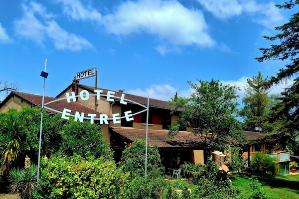 Façana frontal de l'allotjament