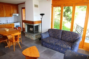 Smart TV, fireplace - Alluring apartment in Les Agettes (Les Agettes)