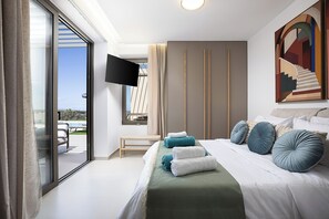 4 bedrooms, iron/ironing board, travel cot, free WiFi