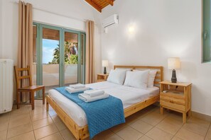 4 bedrooms, iron/ironing board, WiFi