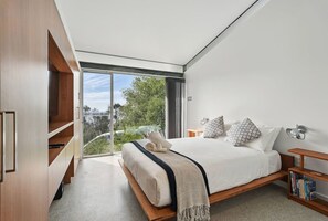 1 bedroom, iron/ironing board, travel cot, WiFi