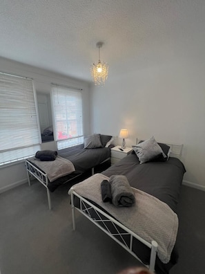 3 bedrooms, iron/ironing board, WiFi, bed sheets