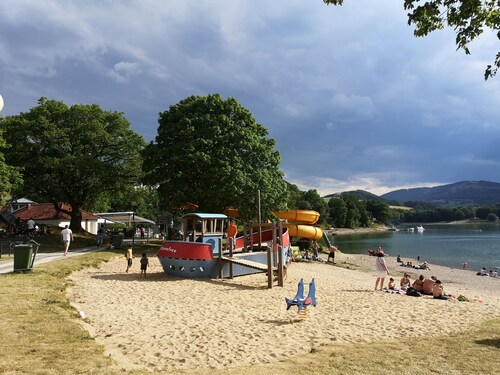 Chalet on the Diemelsee with lake view, sun terrace and much more. Pet friendly