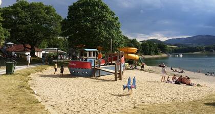 Chalet on the Diemelsee with lake view, sun terrace and much more. Pet friendly