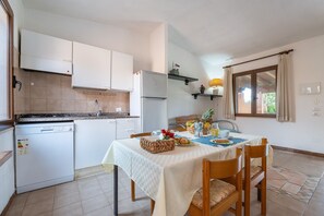 Fridge, oven, dishwasher, coffee/tea maker - VILLETTA SEA-STAR (Muravera)
