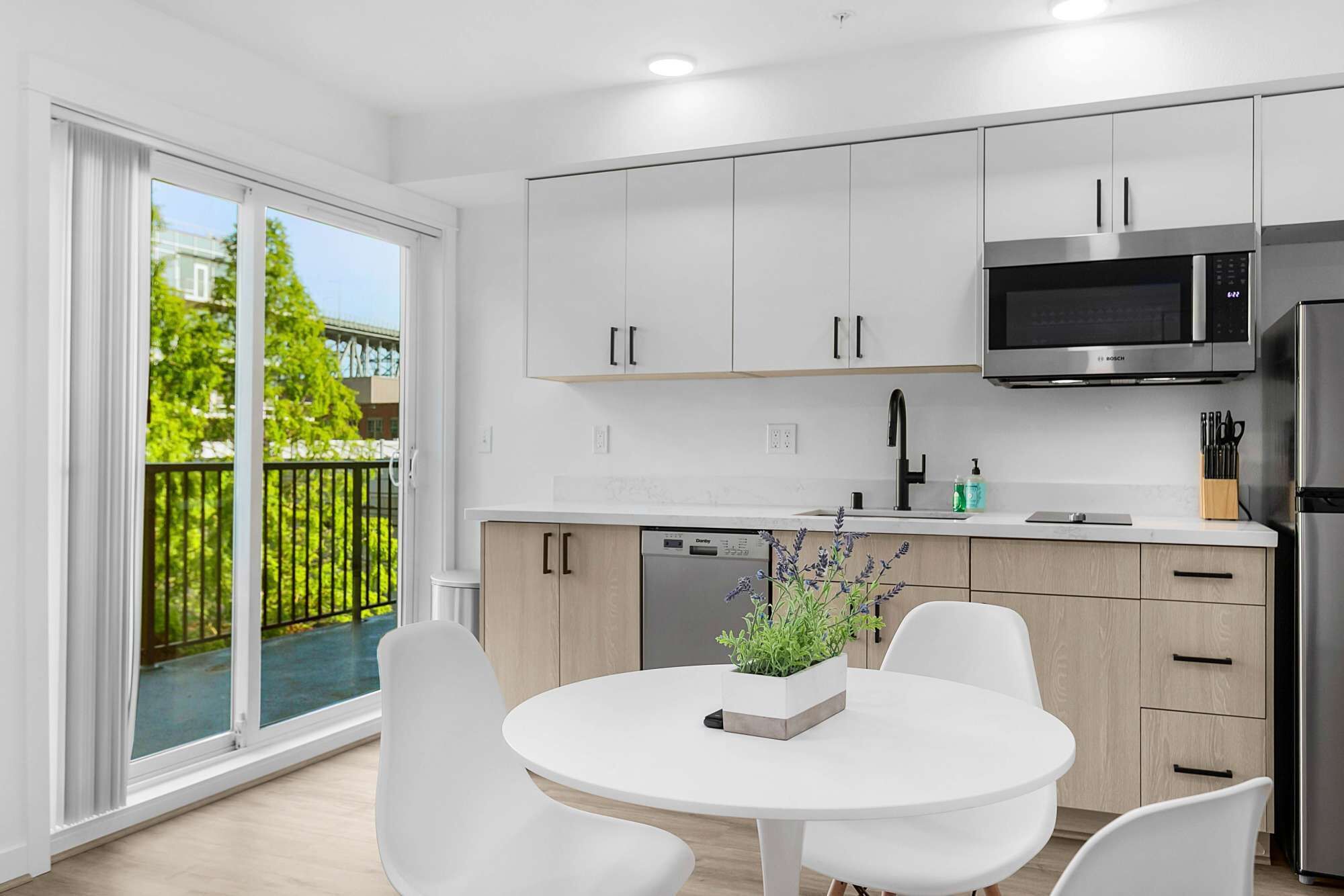 Fridge, microwave, dishwasher, coffee/tea maker