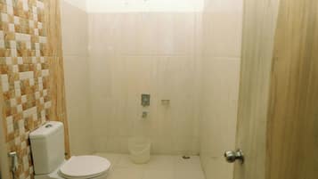 Towels, soap, shampoo, toilet paper