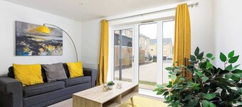 Hertford • Modern 2-Bedroom Flat • Full Furnished •TV• 2 Bathrooms •Full Kitchen