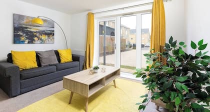 Hertford • Modern 2-Bedroom Flat • Full Furnished •TV• 2 Bathrooms •Full Kitchen