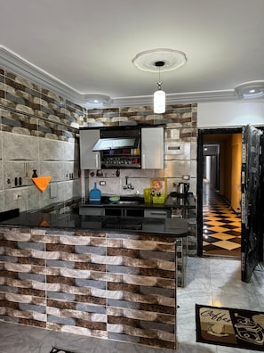 Cookware/dishes/utensils