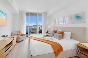 2 Schlafzimmer, Schreibtisch, Bügeleisen/Bügelbrett, Reisekinderbett