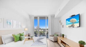 2 Schlafzimmer, Schreibtisch, Bügeleisen/Bügelbrett, Reisekinderbett