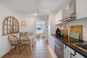 Refrigerador, horno, parrilla de estufa y lavavajillas 