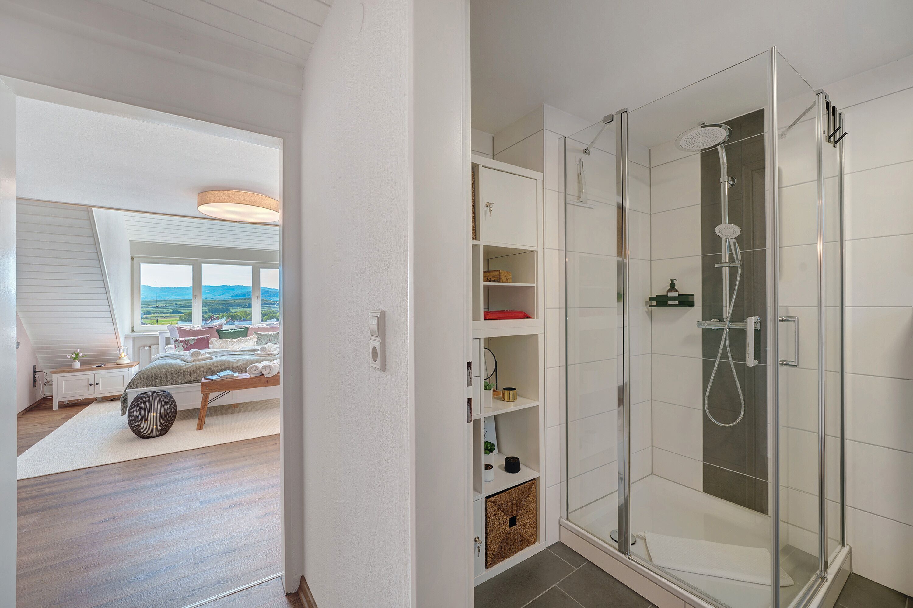 Dusch, hårtork och handdukar