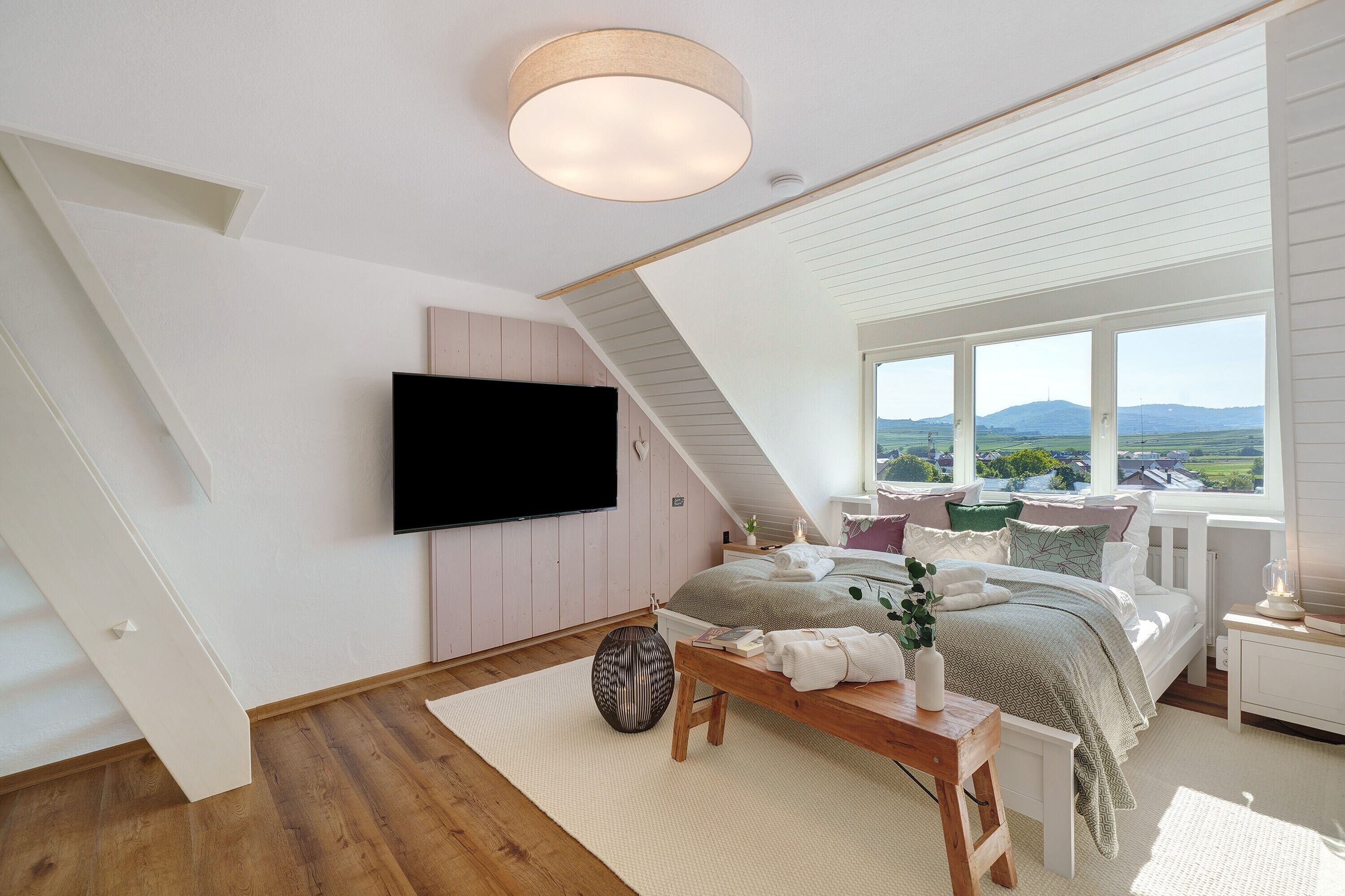 2 slaapkamers, een strijkplank/strijkijzer, gratis wifi, beddengoed