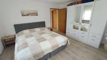 1 chambre, fer et planche Ă repasser, Wi-Fi gratuit, draps fournis