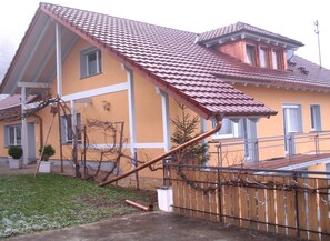 Exterior - Apartment 'Hegauliebe' with Private Terrace and Wi-Fi (Tengen)
