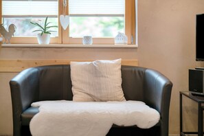 Interior - Apartment 'Spätzle Mit Sauce' with Shared Terrace and Wi-Fi (Wolfach)
