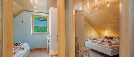 2 bedrooms, iron/ironing board, free WiFi, bed sheets