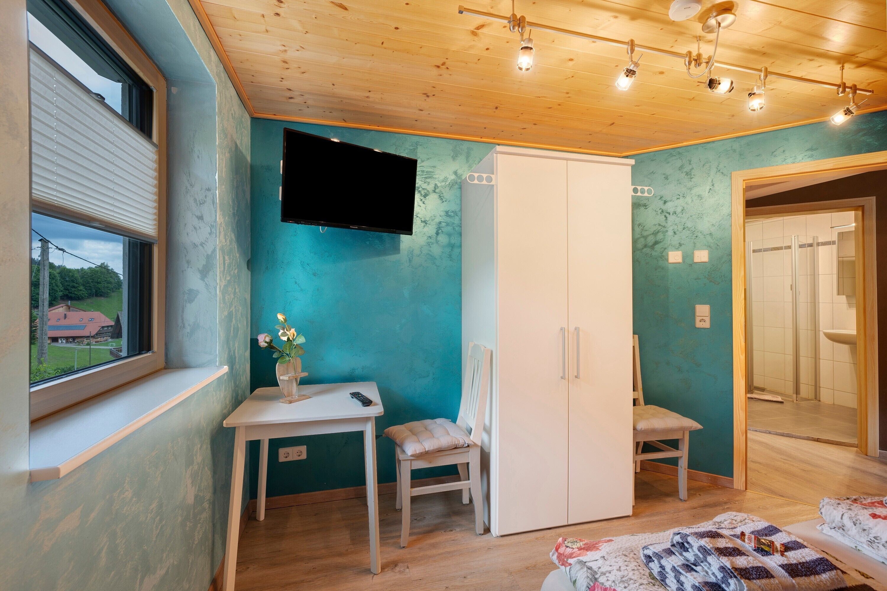 2 室のベッドルーム、アイロン / アイロン台、WiFi (無料)、ベッドシーツ