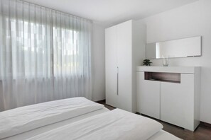 1 chambre, fer et planche à repasser, Wi-Fi gratuit, draps fournis