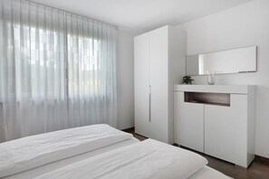 1 bedroom, iron/ironing board, free WiFi, bed sheets - Stylish Holiday Apartment at the Golf Course (Bad Bellingen)
