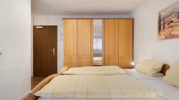 1 quarto, Wi-Fi de cortesia, roupa de cama