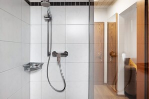 Douche, serviettes fournies