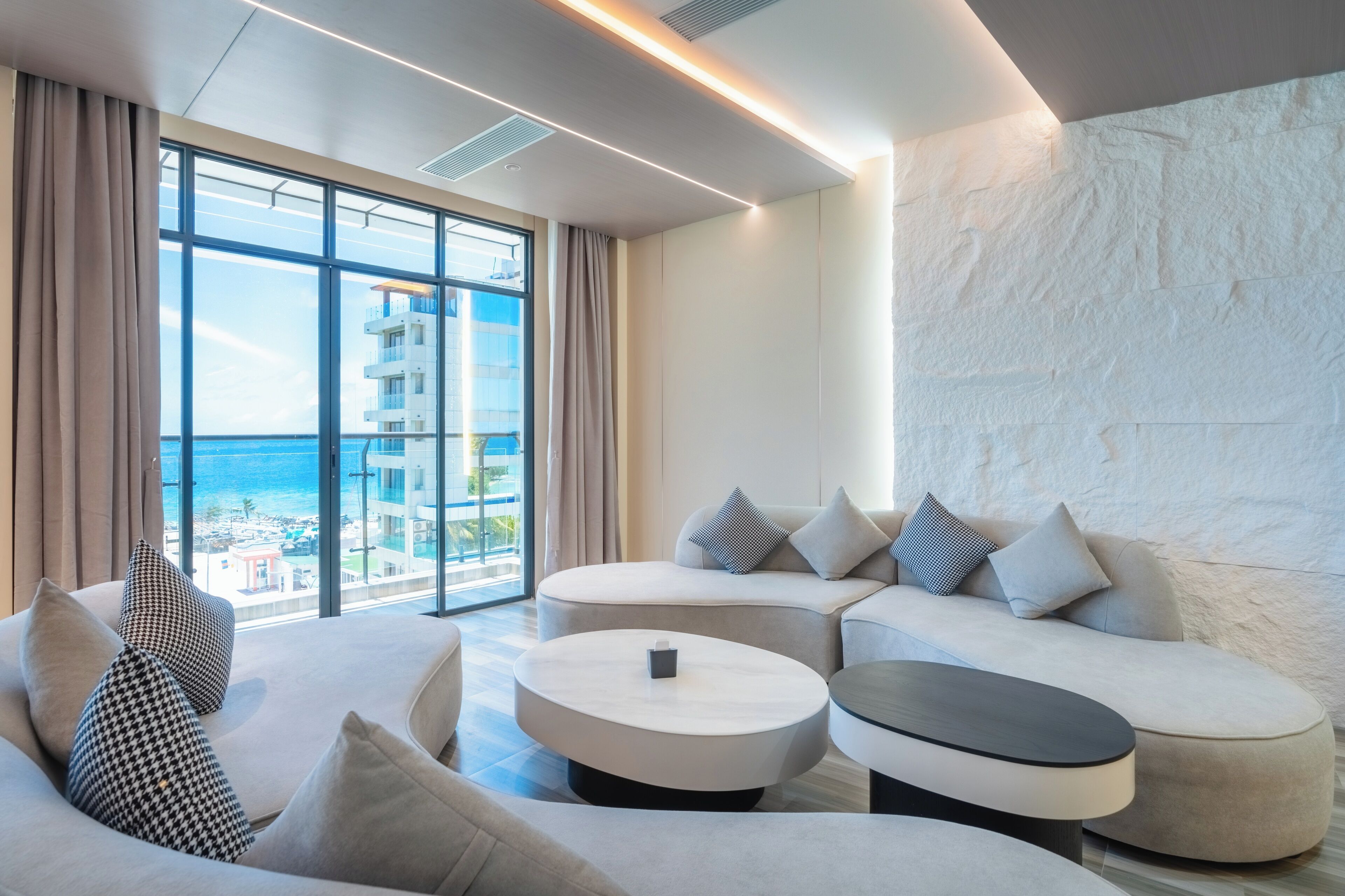 Egyptian cotton sheets, premium bedding, laptop workspace, free WiFi