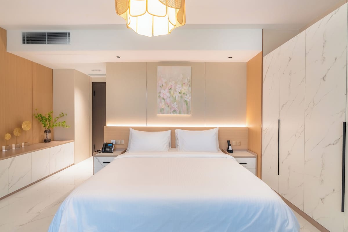 Habitació doble Deluxe, balcó, vistes al mar | 1 dormitori, llençols de cotó egipci i roba de llit d'alta qualitat