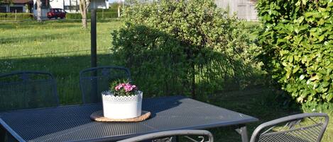 تناول الطعام بالخارج